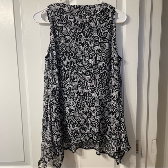 7 Tops$25/Signature by Larry Levine Black Floral Tank Top with Scoop Neck.Size M - Picture 8 of 8